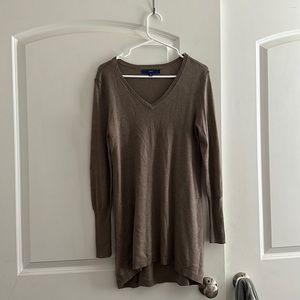 Women’s Long Sweater With V Neck (Apt. 9)